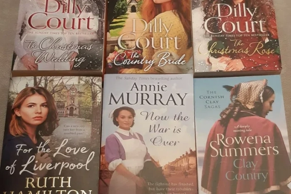 Court, Murray, Hamilton books