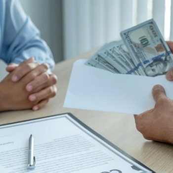 Short Term Loans Online: Request Assistance Immediately from a Helpful Lender