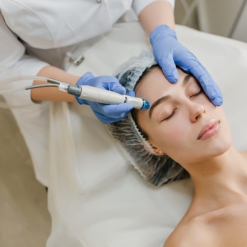 Transform Your Skin at Chennai's Best Dermatology Clinic!